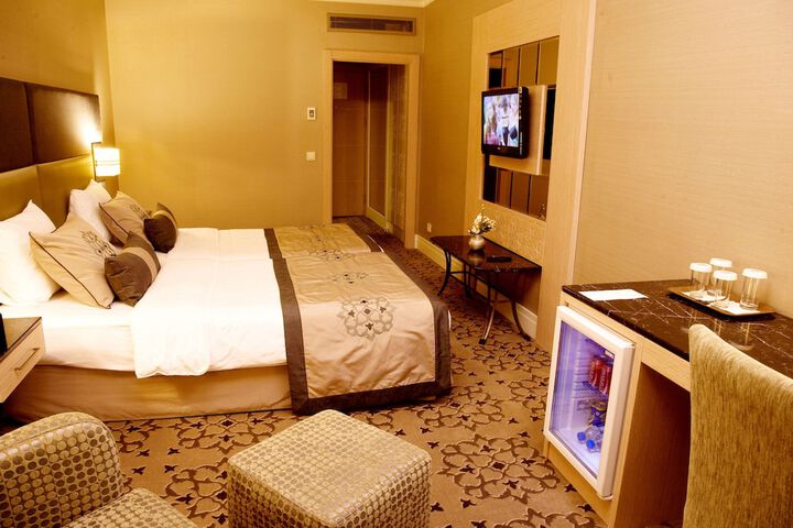 Room 8 of 52