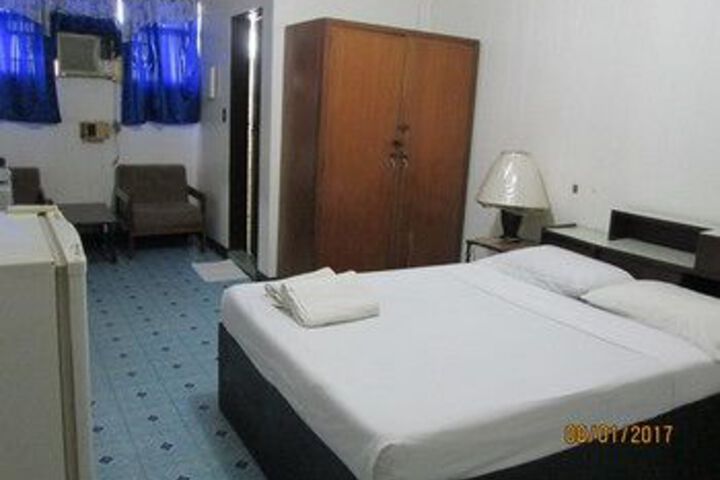 Room 16 of 30