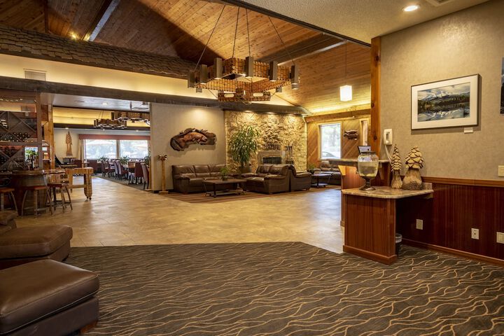 Entrance & Lobby