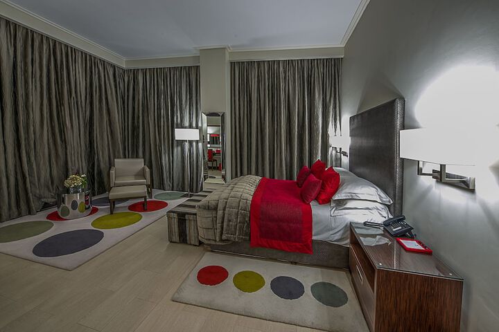 Room 12 of 32