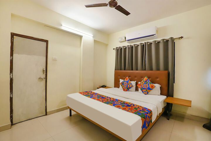 Room 17 of 28