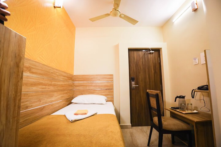 Room 18 of 32