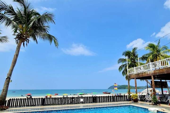Hotel Pool