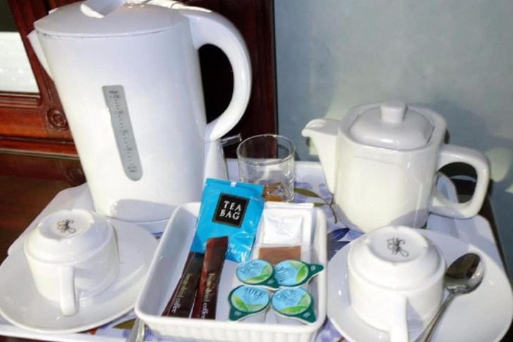 Breakfast/Coffee Service 20 of 32