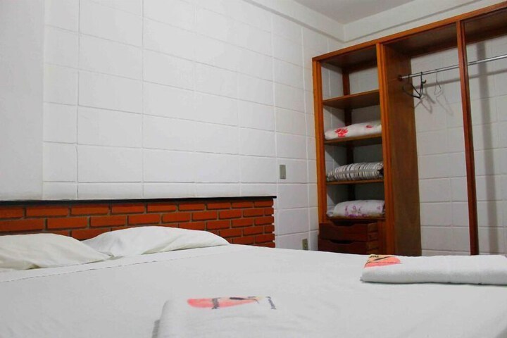 Room 7 of 33