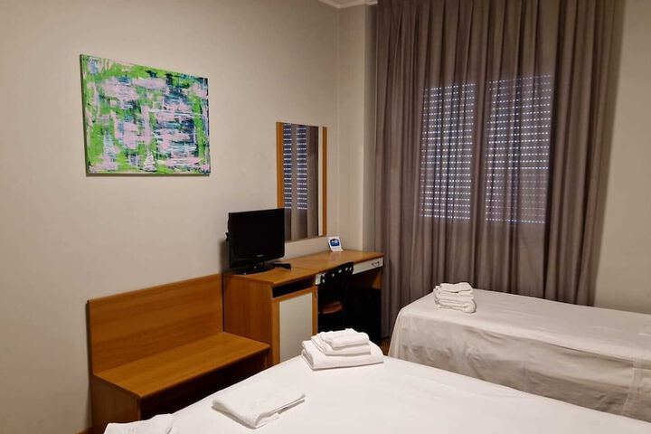 Room 11 of 45