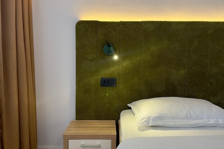 Room 14 of 49