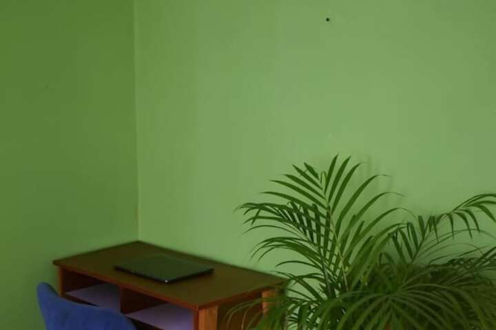 Room 9 of 28