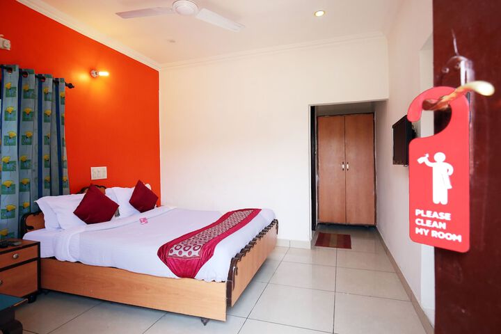 Room 9 of 22