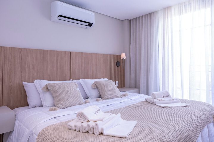 Room 2 of 70