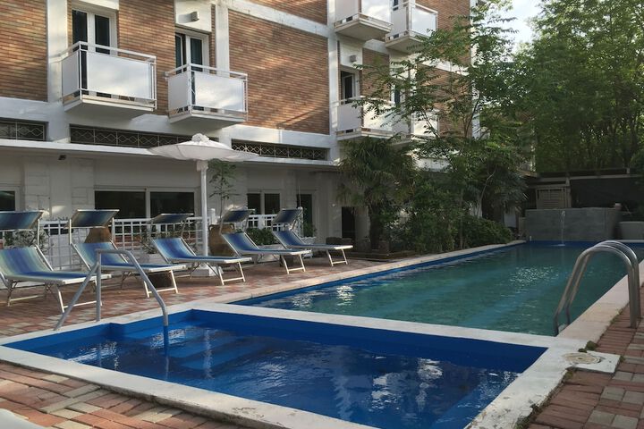 Pool 47 of 69