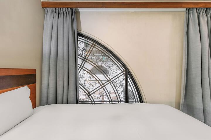 Room 82 of 149