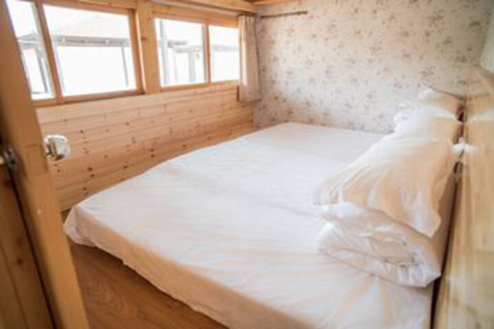 Room 14 of 24