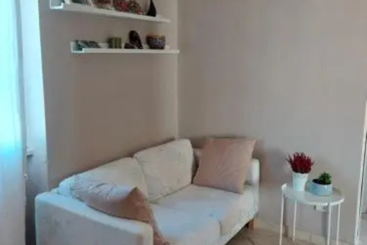 Room 2 of 7
