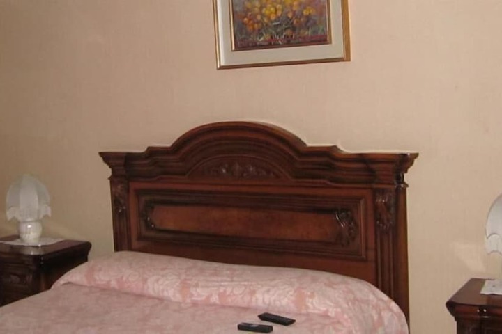 Room 4 of 40