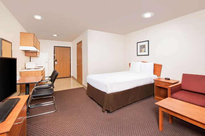 Double Bed (3 of 7)