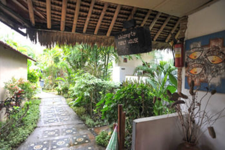 Hotel Exterior 7 of 26