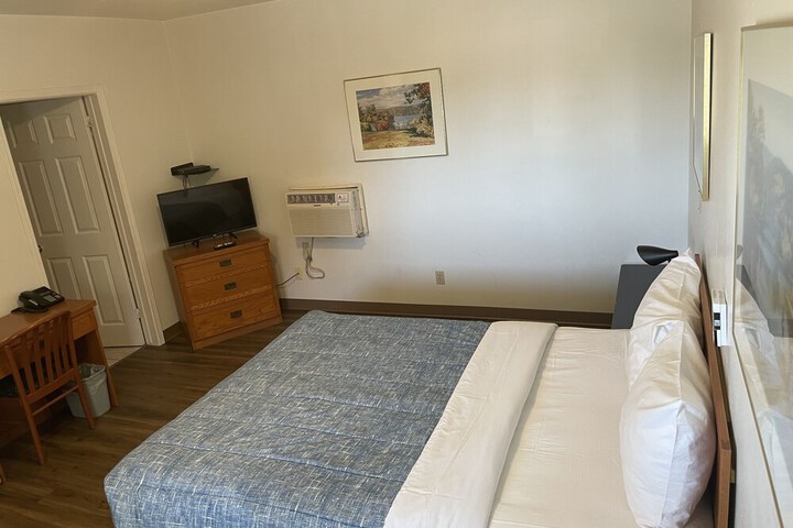 Room 30 of 99