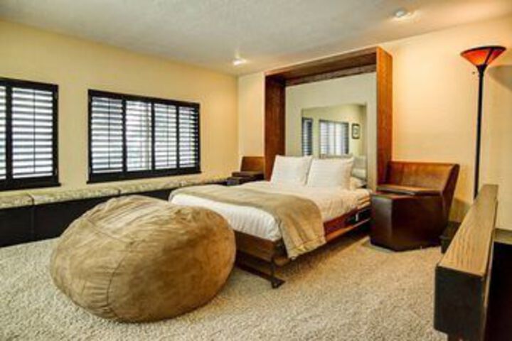 Room 11 of 41