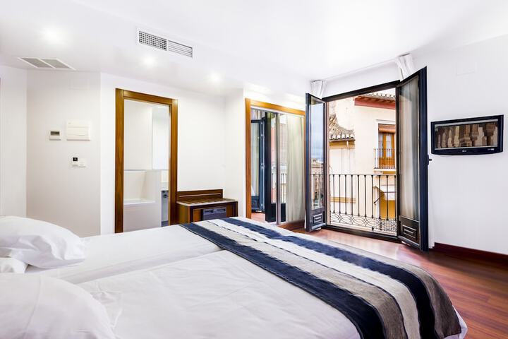 Room 10 of 37