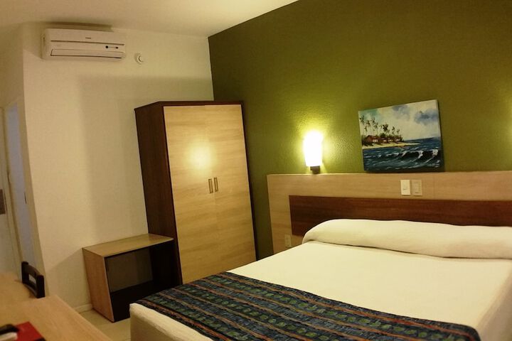 Room 4 of 87