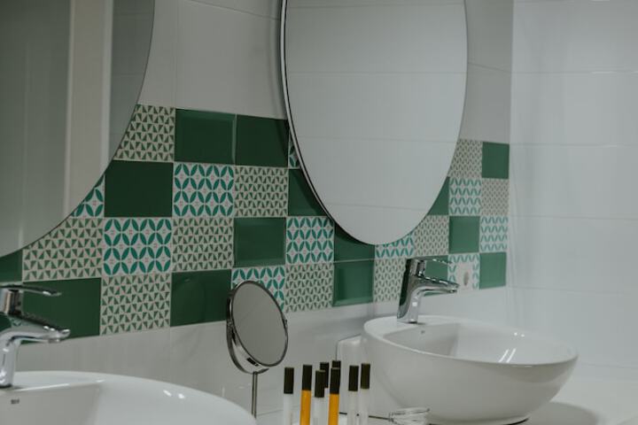 Room 14 of 33