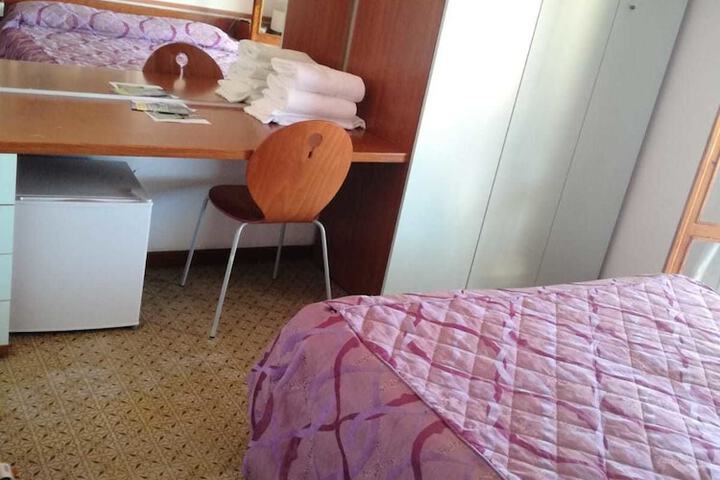 Room 11 of 68