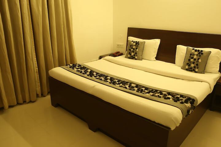Room 18 of 37
