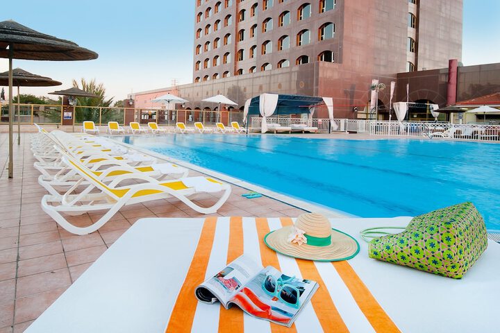 Pool Hotel