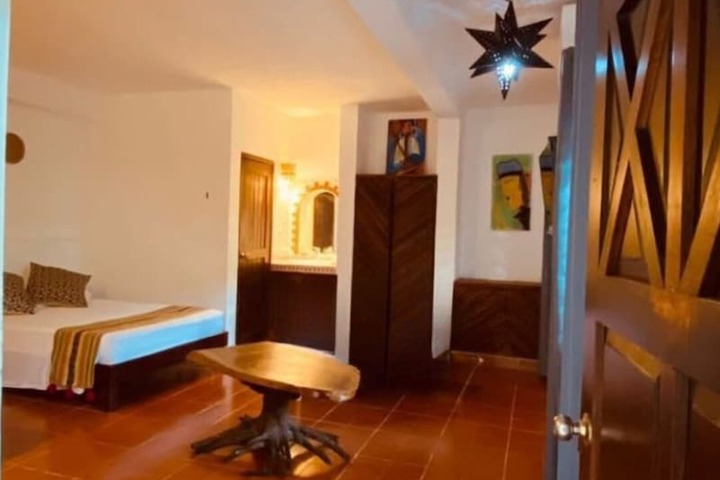 Room 4 of 17
