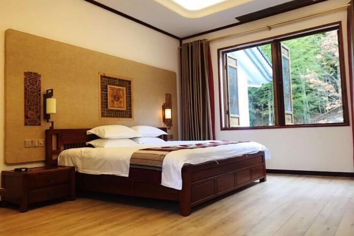 Room 14 of 37
