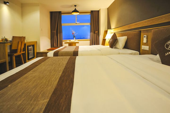 Room 10 of 86