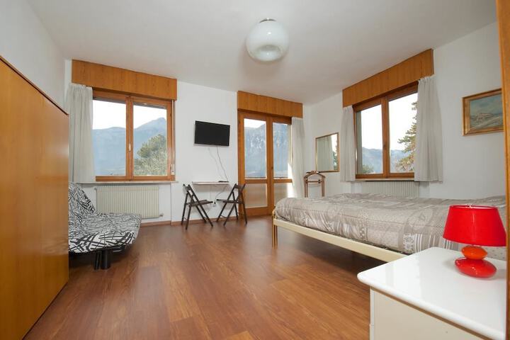 Room 4 of 22