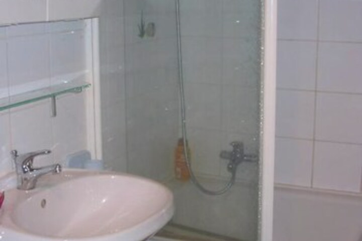 Room 10 of 73