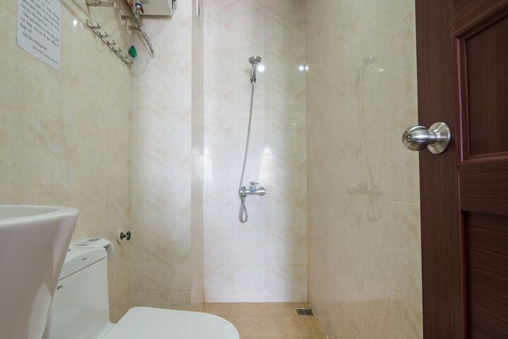 Room 5 of 38