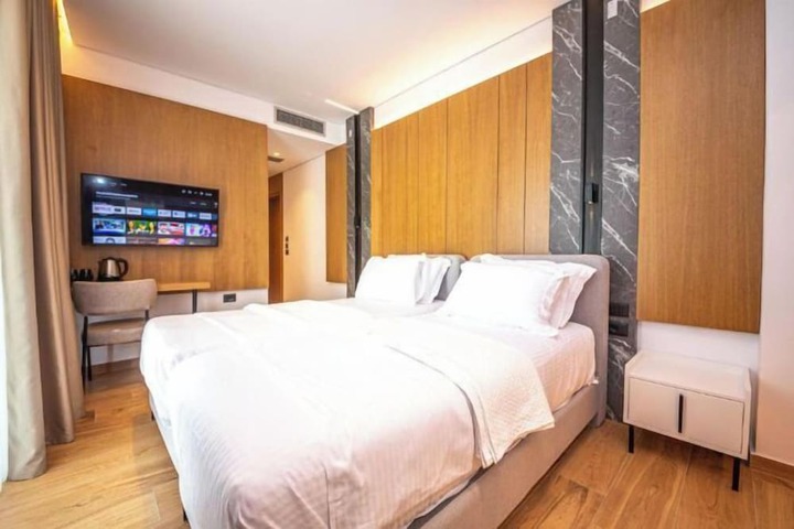 Room 25 of 80