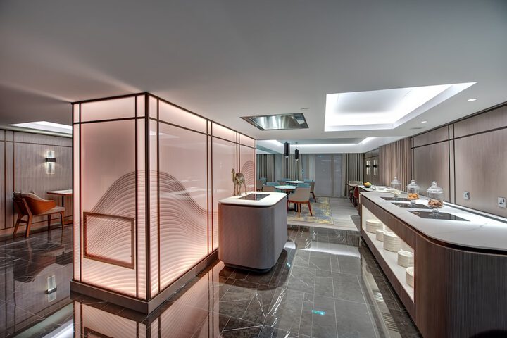 Lounge 195 of 290