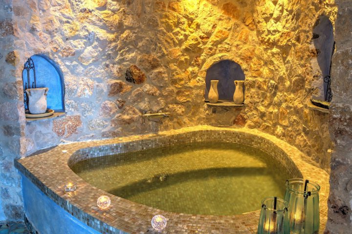 Hot Tub 32 of 68