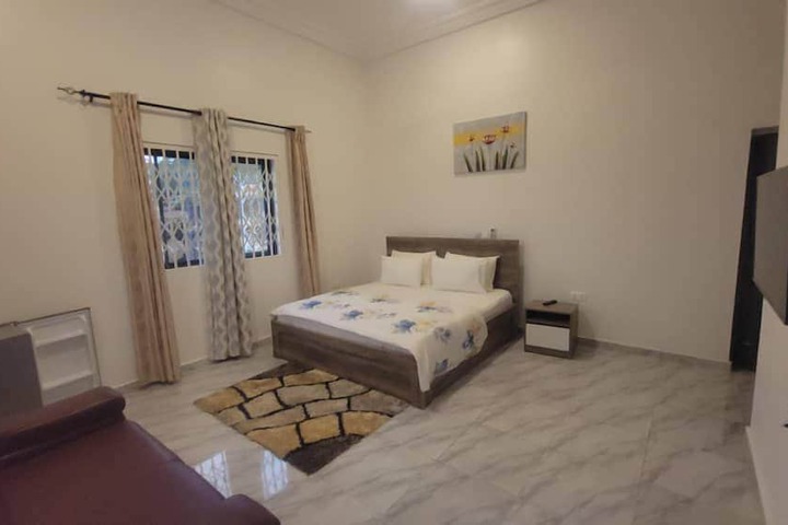 Hide View Hotel