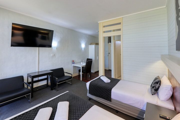Room 16 of 35