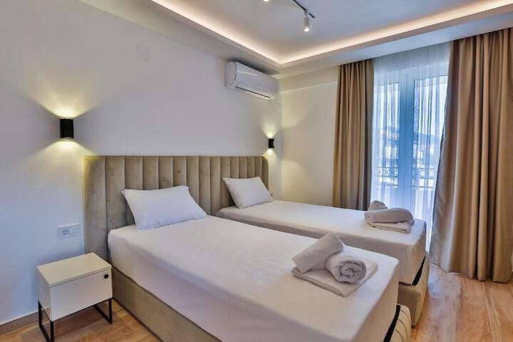 Room 7 of 52