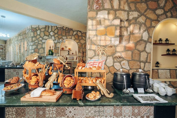 Dining 64 of 152