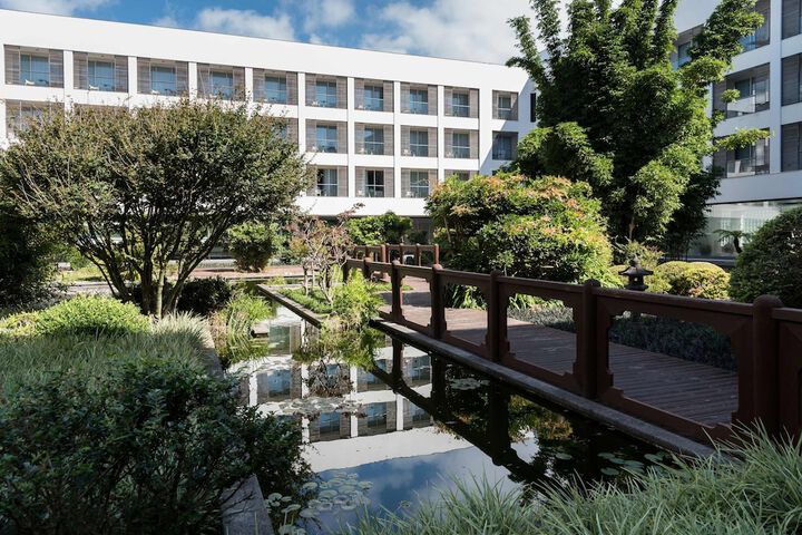 Hotel Exterior 121 of 126