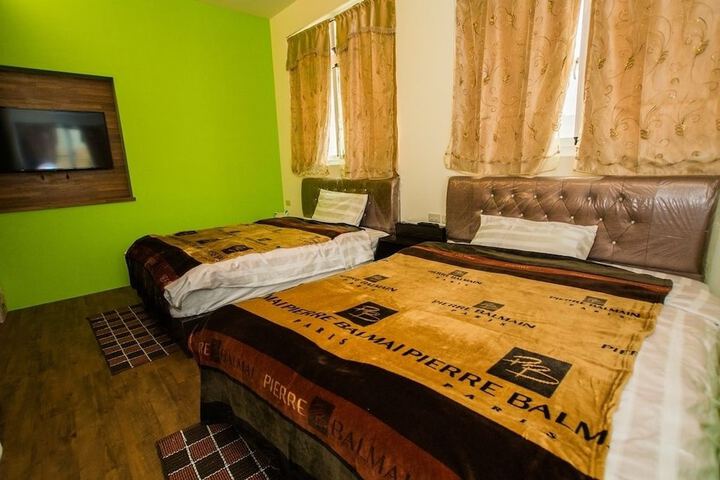 Room 2 of 15
