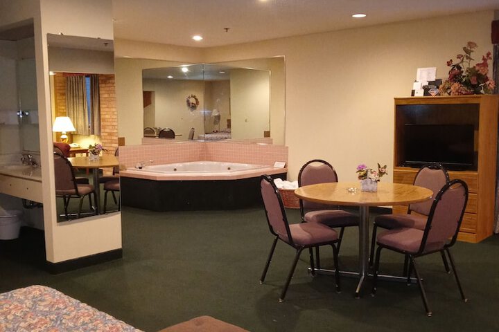 Room 10 of 30