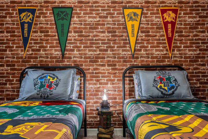 Room 13 of 86