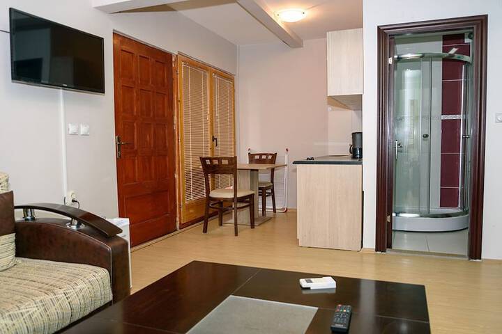Room 10 of 42