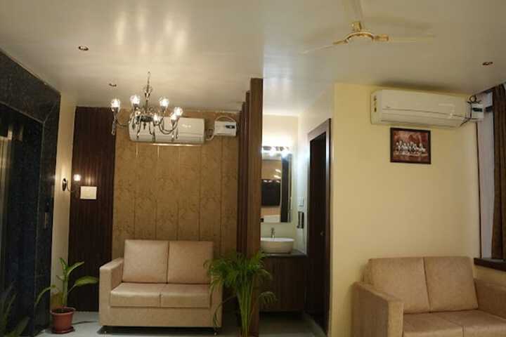 Room 13 of 19