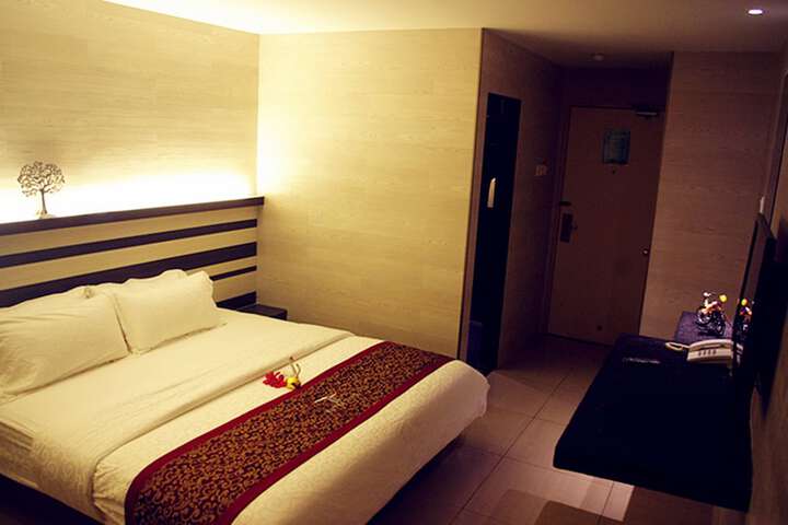 Room 11 of 44