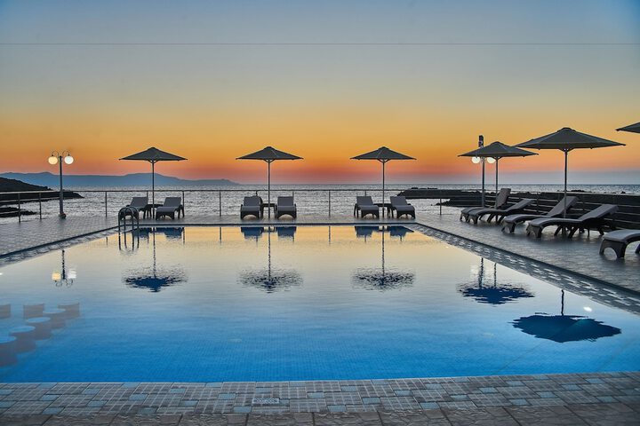 Pool 18 of 37